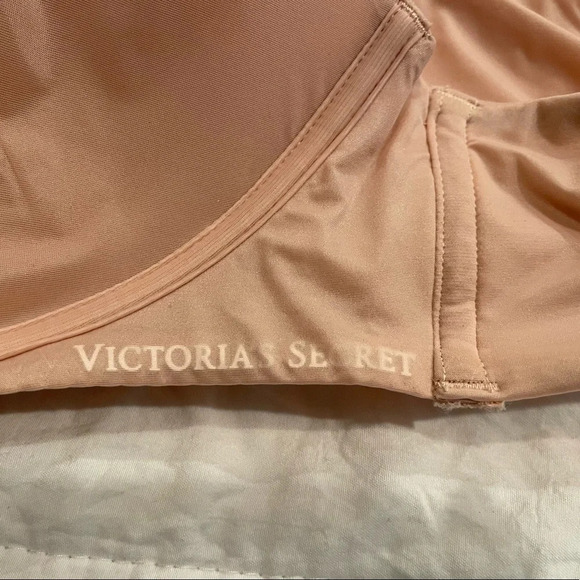 NWT Victoria’s Secret Angelight Lightly Lined Wireless Bra - Picture 5 of 11